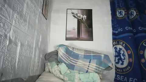 urhotdexie69 online show from April 28, 1:58 am