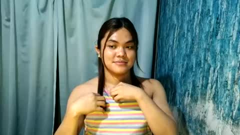 urhottie_bella online show from July 7, 6:47 am