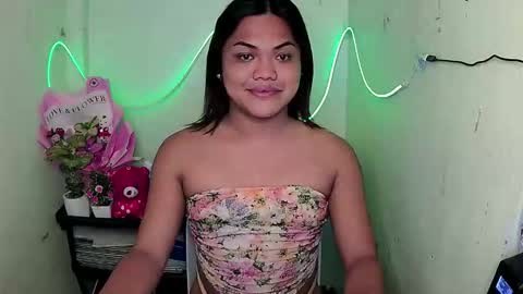 Snapshot of urhottie_bella chatting on September 18, 11:42 pm urhottie_bella online show from September 18, 11:42 pm