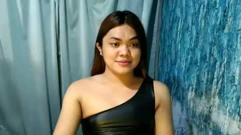 urhottie_bella online show from June 18, 2:50 am