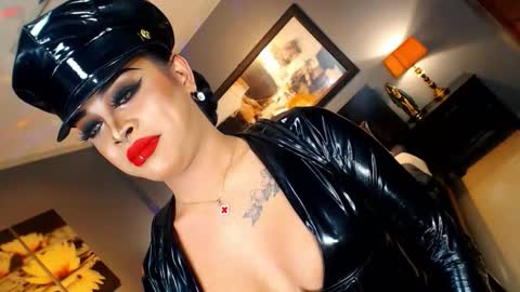 UrMajestyTyra online show from October 28, 3:29 am