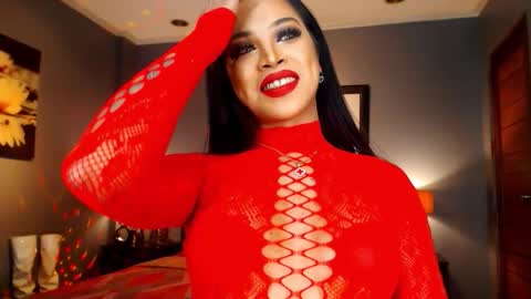 UrMajestyTyra online show from December 14, 2:29 am