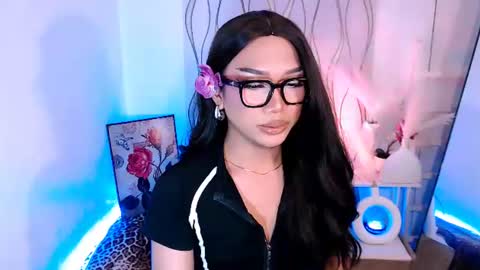 urmistress_69 online show from July 23, 3:42 pm