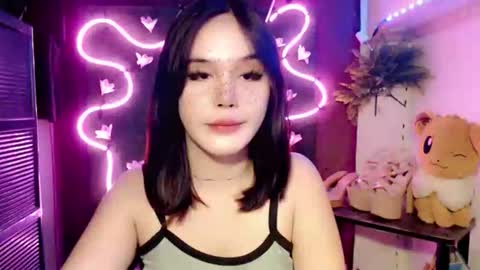 Pia online show from November 9, 9:39 pm