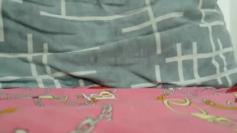 Snapshot of ursexy_pinay_skinny chatting on October 2, 7:18 am im jenny online show from October 2, 7:18 am