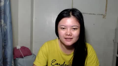 ursweet_lynie online show from May 12, 7:28 am