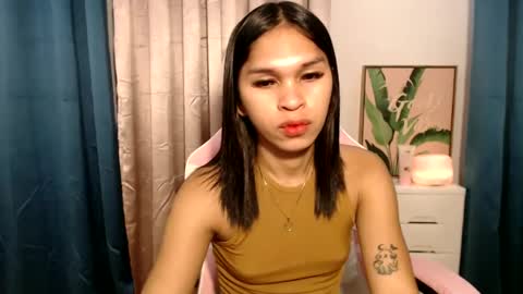 Snapshot of ursweet_zeviixx chatting on March 3, 12:17 pm ursweet_zeviixx online show from March 3, 12:17 pm