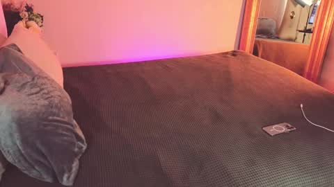 vivi online show from February 23, 4:35 pm
