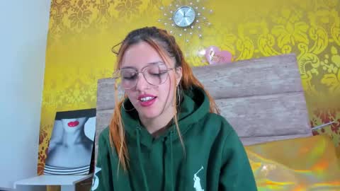 vaaiolett_12 online show from January 24, 6:35 pm