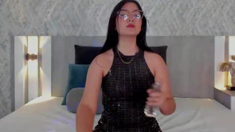 Vaalentina Lux online show from June 4, 3:29 pm