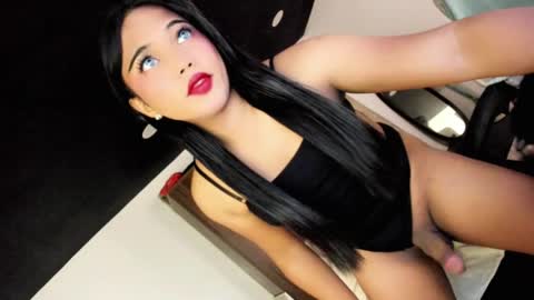JESS - DONT FORGET TO FOLLOW ME AND GIVE ME THUMBS UP online show from June 6, 1:44 am
