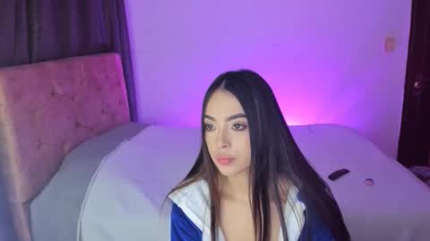 vaiolett_69 online show from November 15, 4:03 am