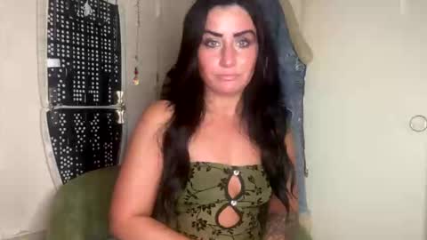 Valaya Noire online show from December 5, 9:19 am