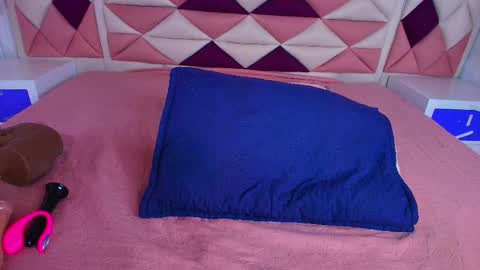 Valentina online show from November 15, 8:10 pm