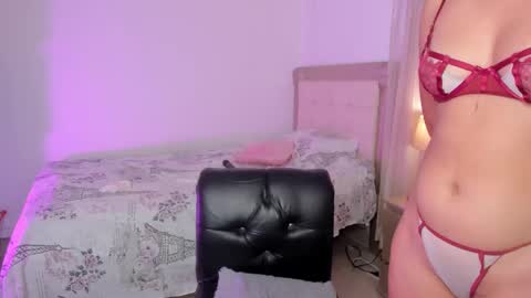 HI IM NEW online show from March 7, 6:43 pm