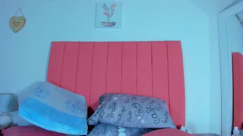 Snapshot of valen_rose0 chatting on February 26, 3:32 pm VALENTINA 3 online show from February 26, 3:32 pm