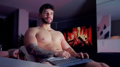 valenthinoking online show from February 16, 11:25 pm