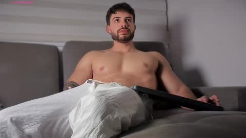 valenthinoking online show from November 29, 2:52 am