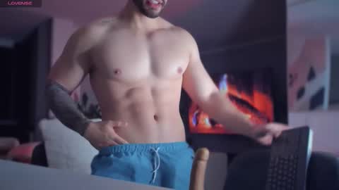 valenthinoking online show from February 3, 6:40 am