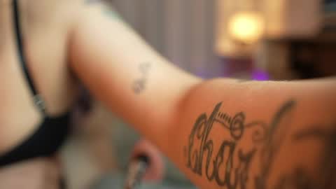 Valentina online show from April 14, 1:53 am