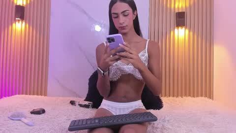 valentinaliux_ online show from April 14, 11:24 am