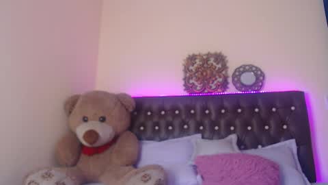 V A L E N T I N I online show from February 27, 8:34 pm