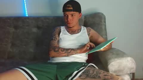 Nick online show from December 1, 9:35 pm