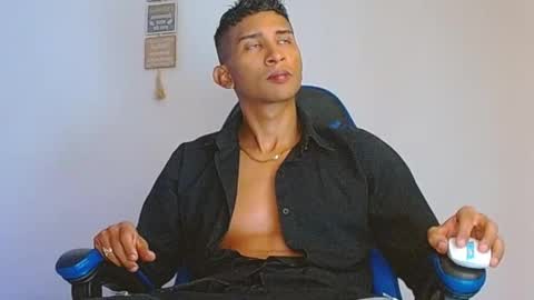 Mistery Guy online show from November 22, 1:59 am