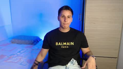 VALENTINO online show from December 18, 9:21 pm