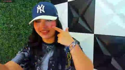 valeri_harpers4 online show from October 23, 1:51 am