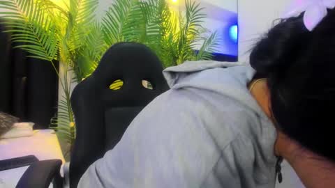 Snapshot of valeri_tafur chatting on September 29, 10:58 am valeri_tafur online show from September 29, 10:58 am