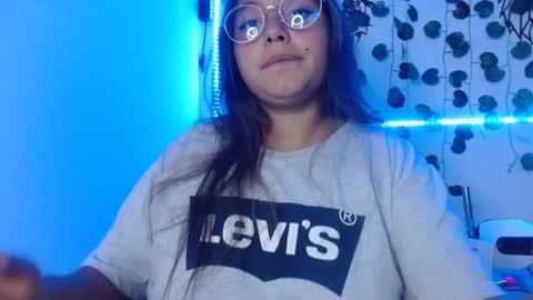 Snapshot of valeria_cherry chatting on December 6, 5:58 am valeria online show from December 6, 5:58 am