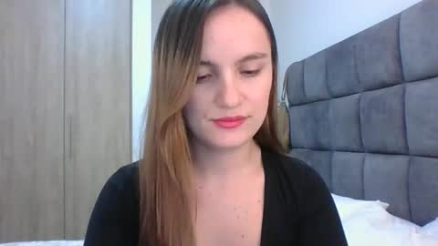 valeriafrannco online show from February 18, 5:20 am