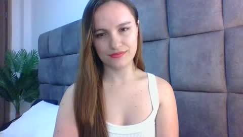 valeriafrannco online show from February 26, 6:30 am