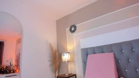 Snapshot of valeriavibes chatting on December 25, 1:20 am Valeria online show from December 25, 1:20 am