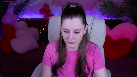 V A L E R Y  M U R online show from February 22, 1:47 pm