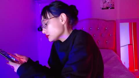 valkiry_ online show from November 15, 11:17 pm