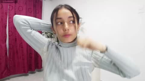 Snapshot of vallery_evanss chatting on February 27, 2:03 am Taty independent account online show from February 27, 2:03 am