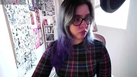 Im Violet online show from December 2, 7:23 pm