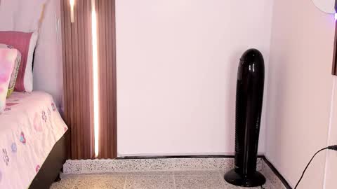 Vallolet Peach  online show from March 24, 12:11 pm