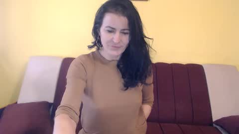 valentina online show from February 4, 10:30 am