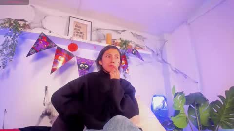 vamp  online show from November 3, 8:10 pm