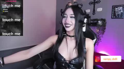 vampy_dolll online show from July 14, 12:36 am