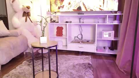 Vane  online show from March 4, 4:31 am