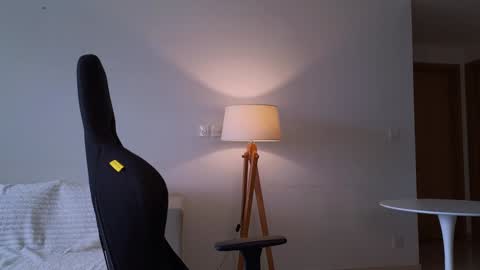 vanessa online show from December 19, 3:40 am