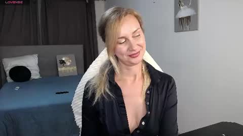 Vanessa  online show from July 24, 5:54 pm
