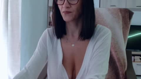 Snapshot of vanessalarahot chatting on October 2, 10:58 am Vanessa online show from October 2, 10:58 am