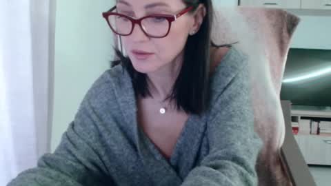 Snapshot of vanessalarahot chatting on October 7, 10:33 am Vanessa online show from October 7, 10:33 am