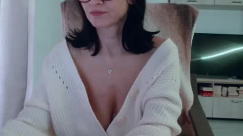 Snapshot of vanessalarahot chatting on October 15, 11:55 am Vanessa online show from October 15, 11:55 am