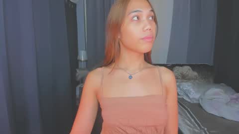 VanessaRiches online show from December 8, 8:20 am